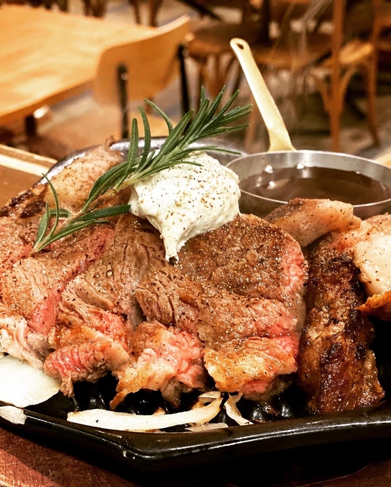 NICK STOCK　 骨付きリブロースのビステッカサワークリーム添え