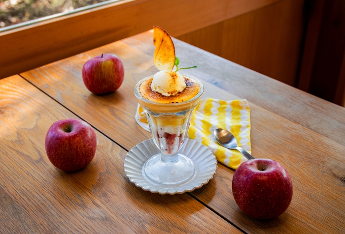 紅玉りんごと紅茶のブリュレパフェ 1,300円
