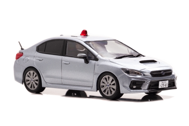 1/43 スバル WRX S4 2.0GT Eye Sight (VAG) 2019 埼玉県警察高速道路交通警察隊車両 (覆面 銀):右前