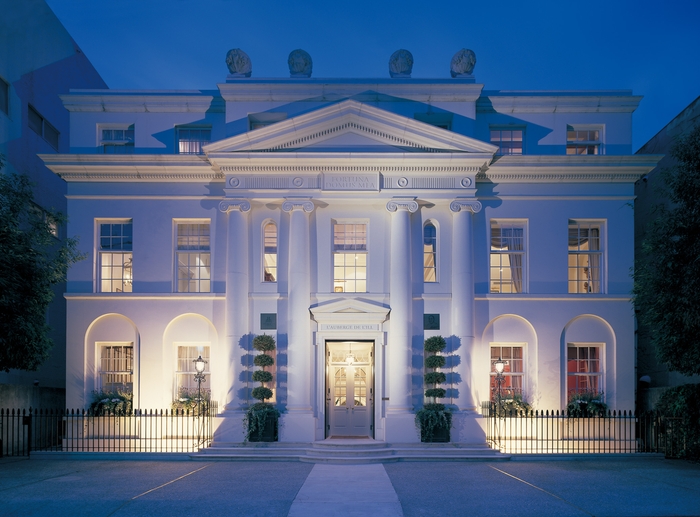 六本木の喧騒を一瞬で忘れさせる大人の隠れ家