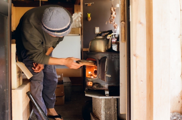 色川は薪暮らしをしている家庭も
