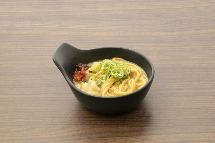 鍋の〆 こってりラーメン(もつ入り)