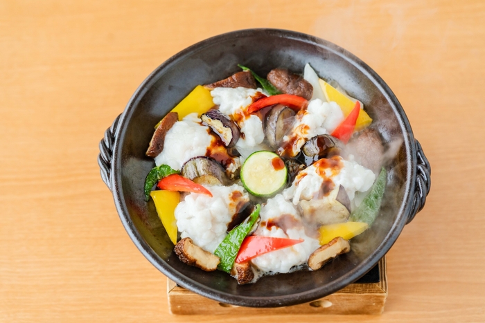 鱧と夏野菜の宝楽焼き~五香ソース~  2,870円(税込)