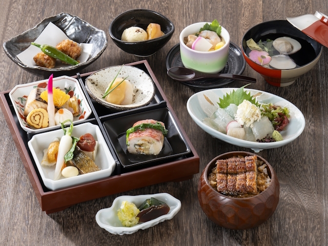 日進香久山店限定 冬の松花堂「華　4,980円(税込)」