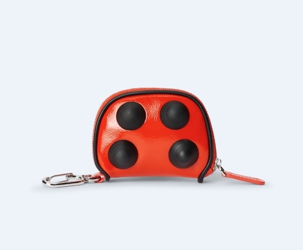 レトロ フューチャリスティックな遊び心のあるデザイン 税込価格68,200円