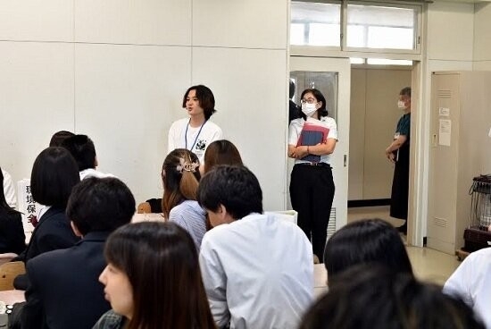 大学生(麗澤大学)による自己紹介