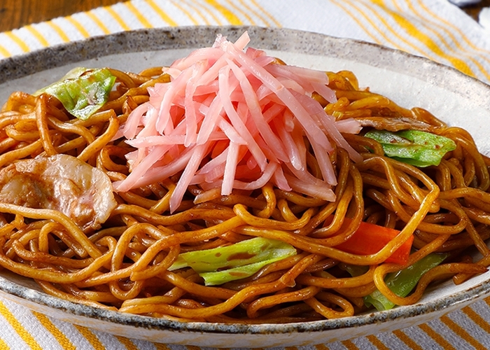 『岩下の新生姜 千切り』盛付例(焼きそば)
