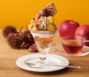 Afternoon Tea TEAROOM(2F) 渋皮栗と林檎のモンブランパフェ(紅茶付)