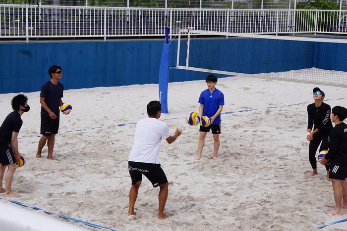 (ビーチバレーボール体験会の様子)