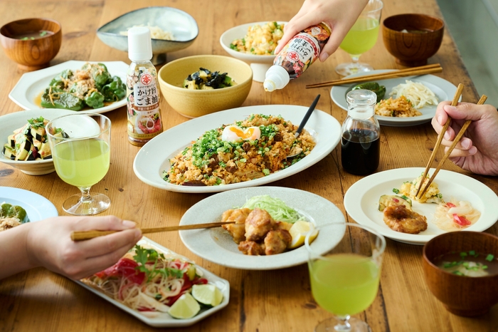 かけ旨ごま油　食卓シーン