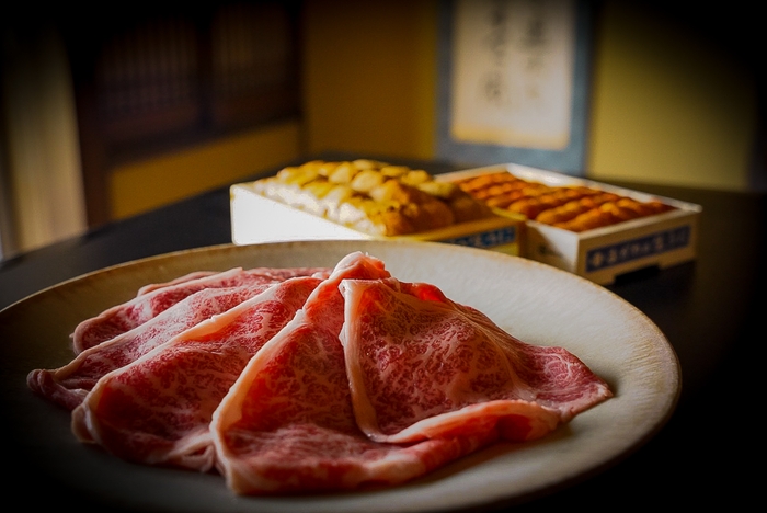 京料理 箔名物 雲丹すき焼き