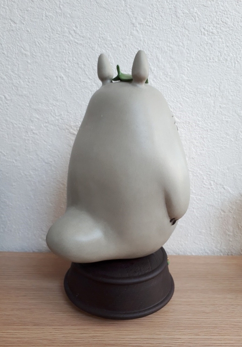 後ろ姿もとってもキュート。