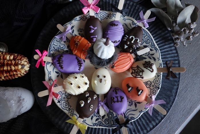 ハロウィンパーティーが盛り上がる12種類のケーキポップ!