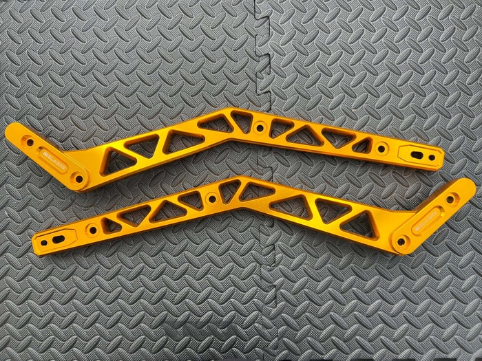 BULLITT WORX ストラット