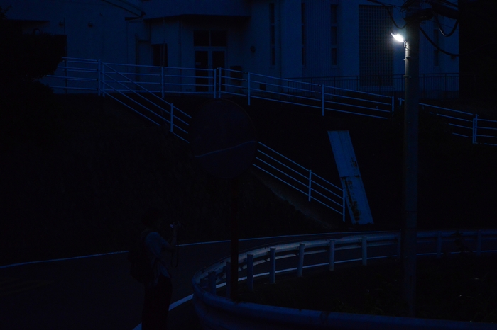 夕暮れ後の撮影で夏ならではの余韻を楽しむ