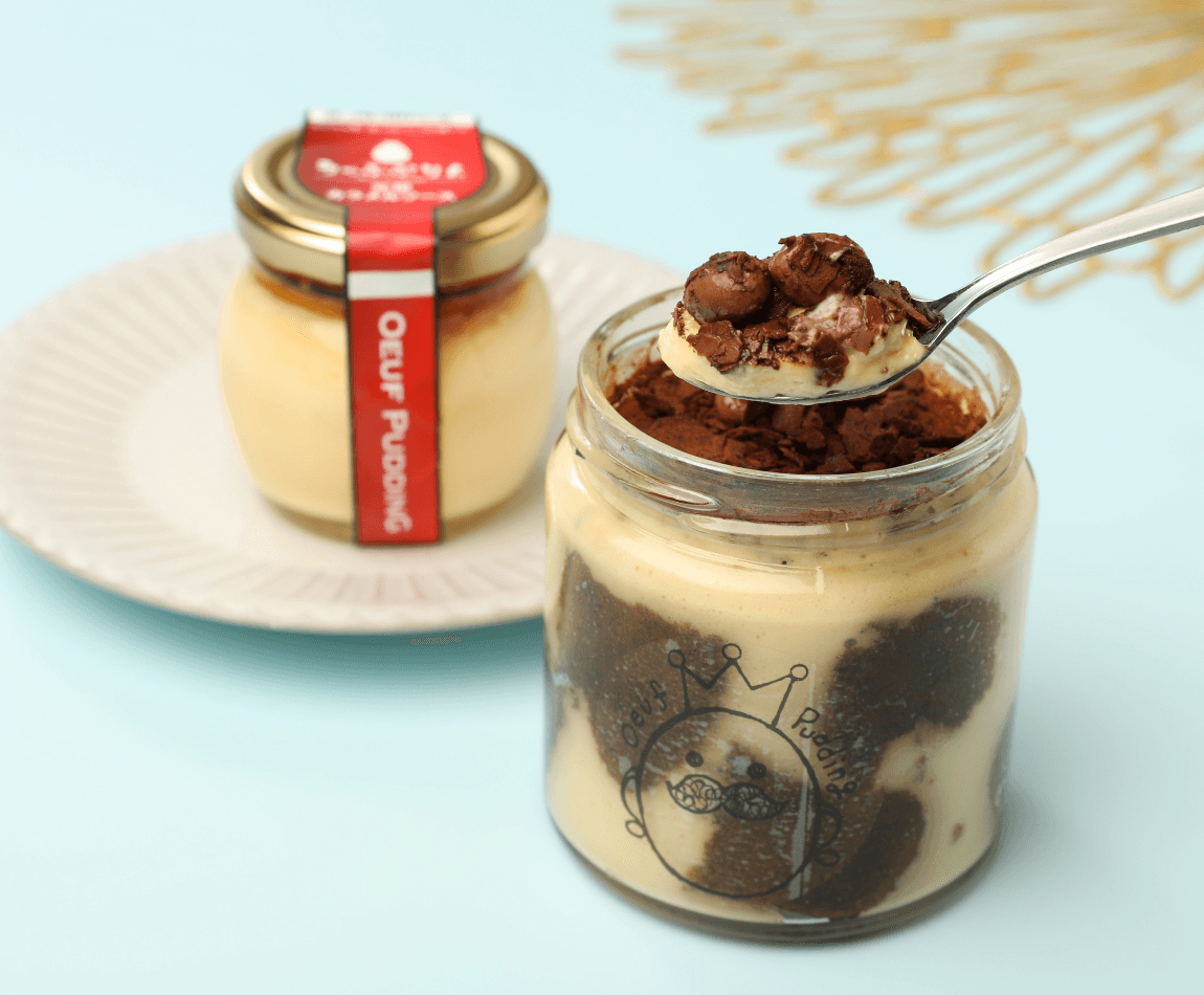 大阪プリン専門店うっふぷりん 左:元祖うっふぷりん/右:ティラプリ