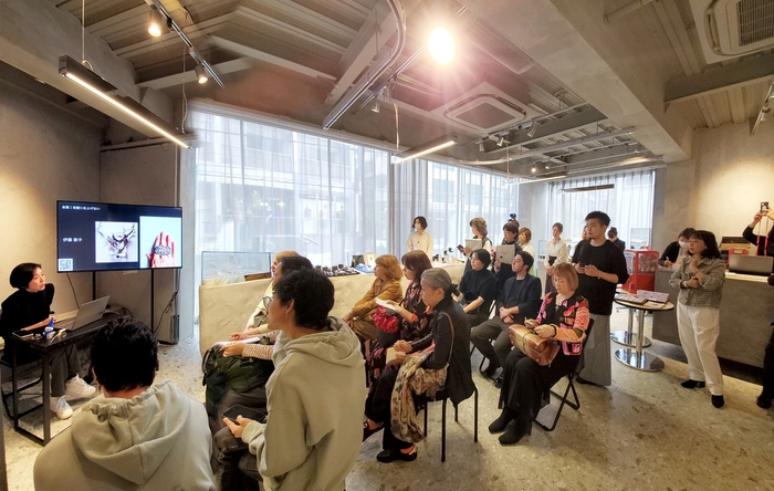 2024年の授賞式の後、コンテンポラリージュエリーなどのセミナーを開催した