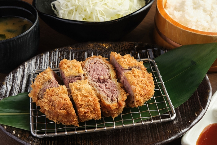 ○牛キムカツ膳 2,420円(税込)