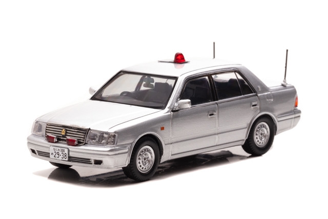 1/43 トヨタ クラウン (JZS155Z) 2000 大阪府警察交通部交通機動隊車両 (覆面 銀):左前