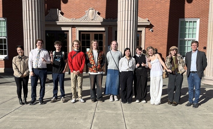 発表会に参加したアイダホ大学の学生(9名)と教師(2名)