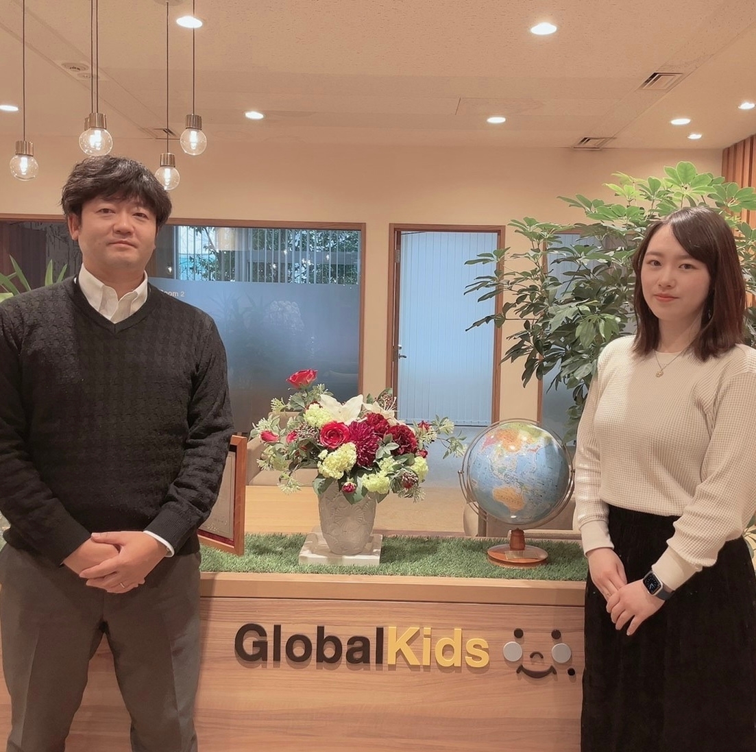 株式会社グローバルキッズ 佐藤朱音様(写真右)