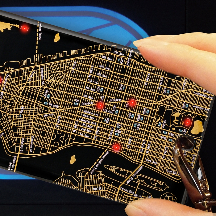 FLASH NY回路地図 LED6 ICカードケース 使用イメージ