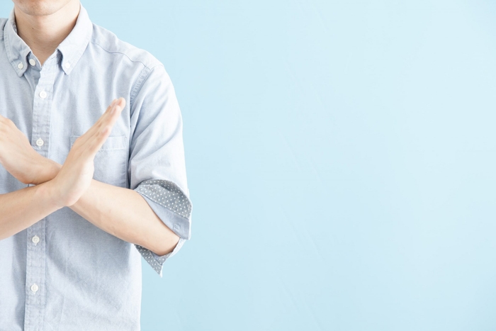 甘噛みのしつけをするにあたって、絶対にしてはいけないことをそれぞれ見ていきましょう!