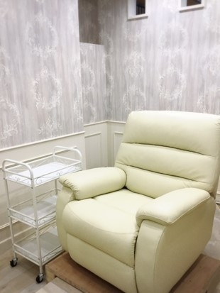 リクライニングチェア(個室)