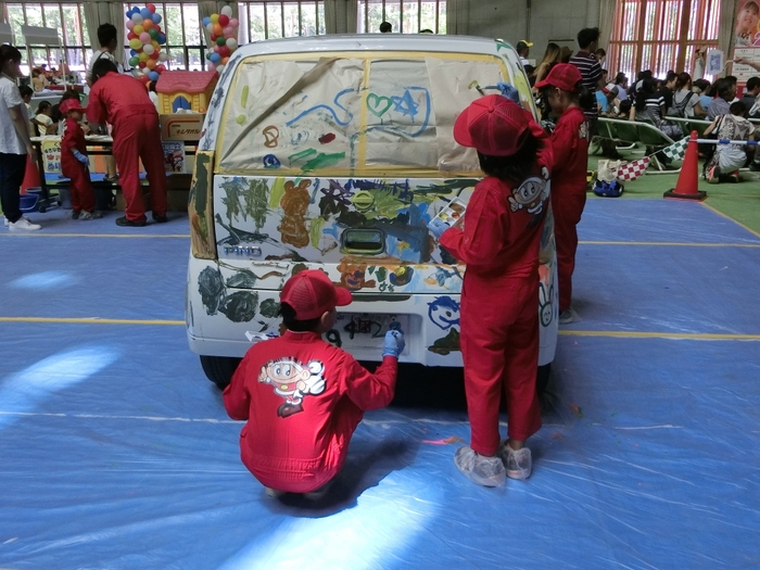 整備つなぎを着て楽しくペイント!