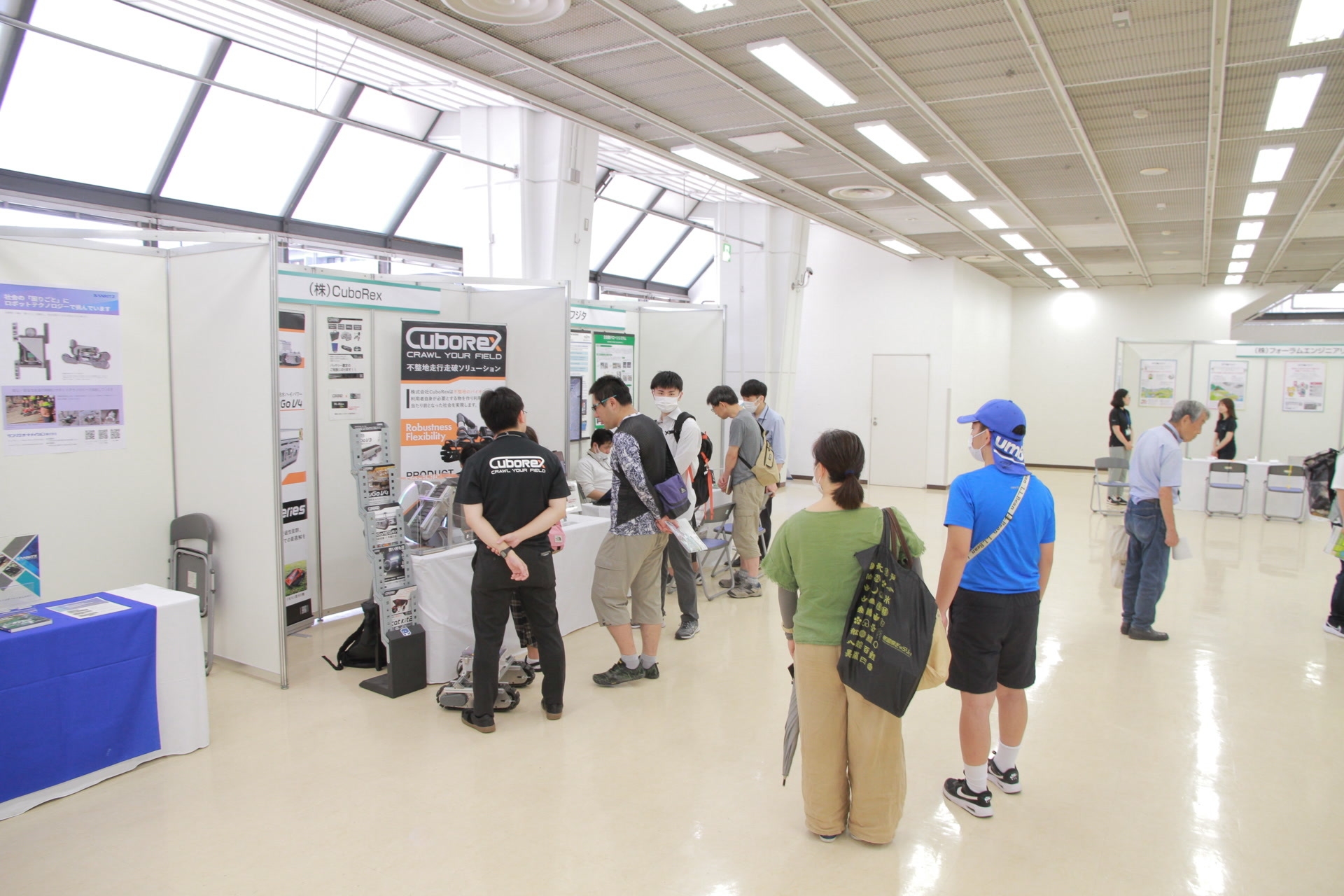 防災減災を学べる多数のブース