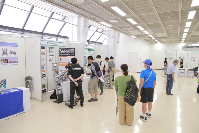 防災減災を学べる多数のブース