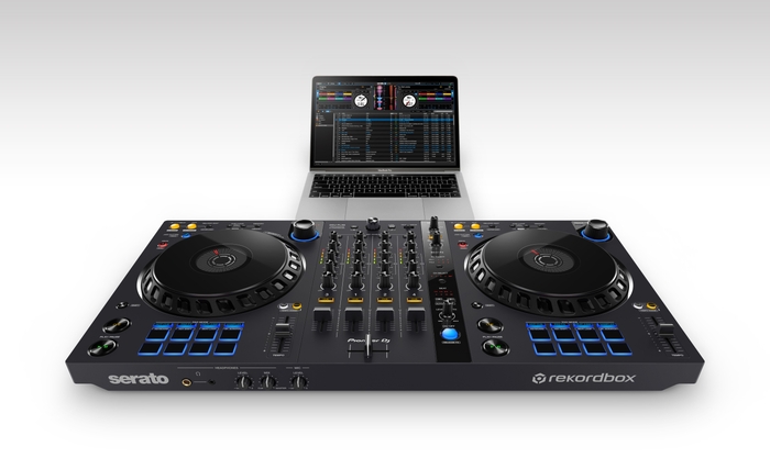 自由自在なDJプレイを可能にするSerato DJ Proとのプラグ&プレイ