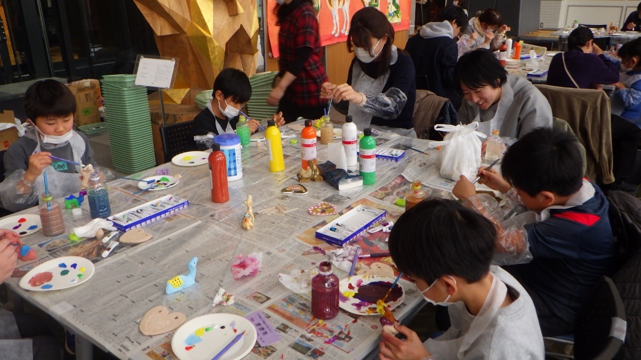 写真2 ワークショップ体験中