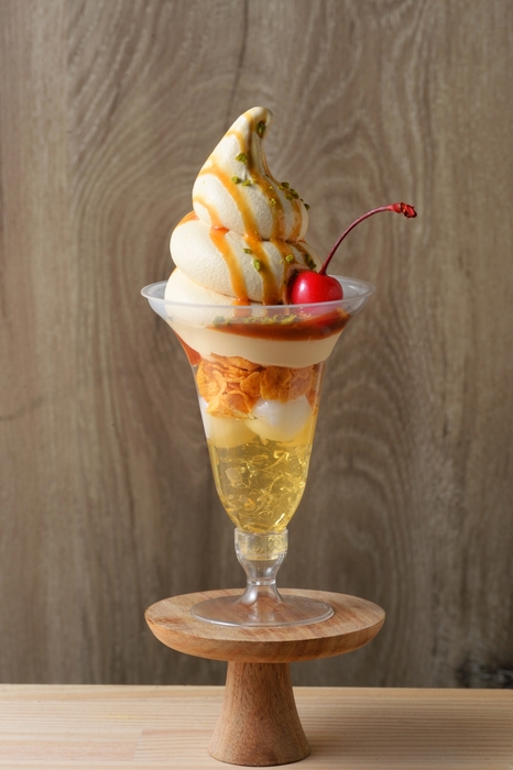 りんごキャラメルパフェ750円