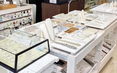 「ビーズショップj4」東京本店(浅草橋)リニューアルオープン！ オリジナルアクセサリーのOEM受注体制を強化