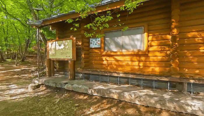 『石山の路』にある避難小屋