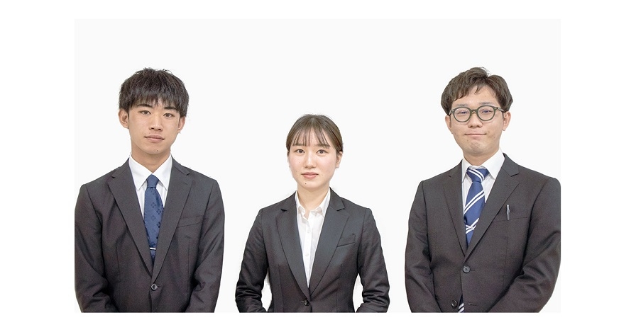 2022年入社の新入社員(左から髙井亮佑・小原奈々・髙崎 廉)