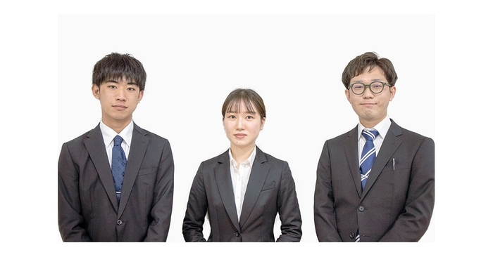 2022年入社の新入社員(左から髙井亮佑・小原奈々・髙崎 廉)
