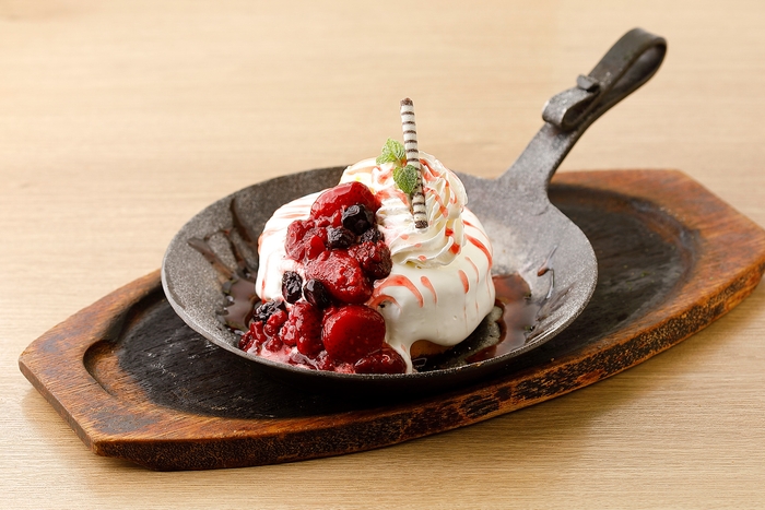 たっぷり桜クリームのかま焼ホットケーキ/世界のビール博物館