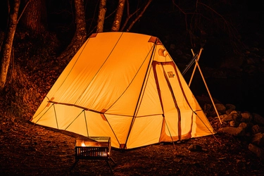 米国テントブランドがついに日本初上陸！ 冬キャンプで大注目の“煙突穴付き” 「スノートレッカーテント」を販売スタート