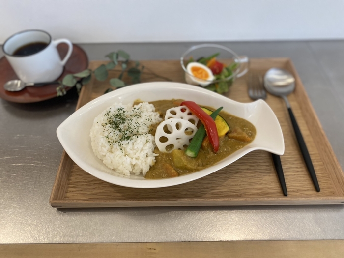 津山名物 準米・津山野菜&奈義牛すじカレーと津山珈琲