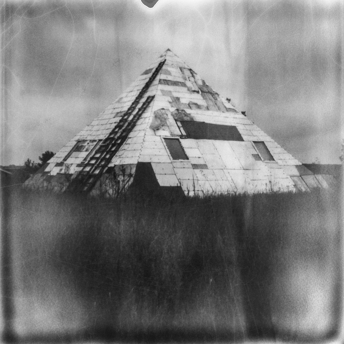 ピョートル・ズビエルスキ(ポーランド、1987) 《無題》〈木霊・翳〉シリーズより、2017 (C)Piotr Zbierski