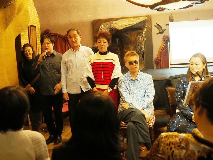 左から期君路参(嶋津美紀、伊東和哉、齊藤義久、石井ひとみ))、GOD、SIZUKU