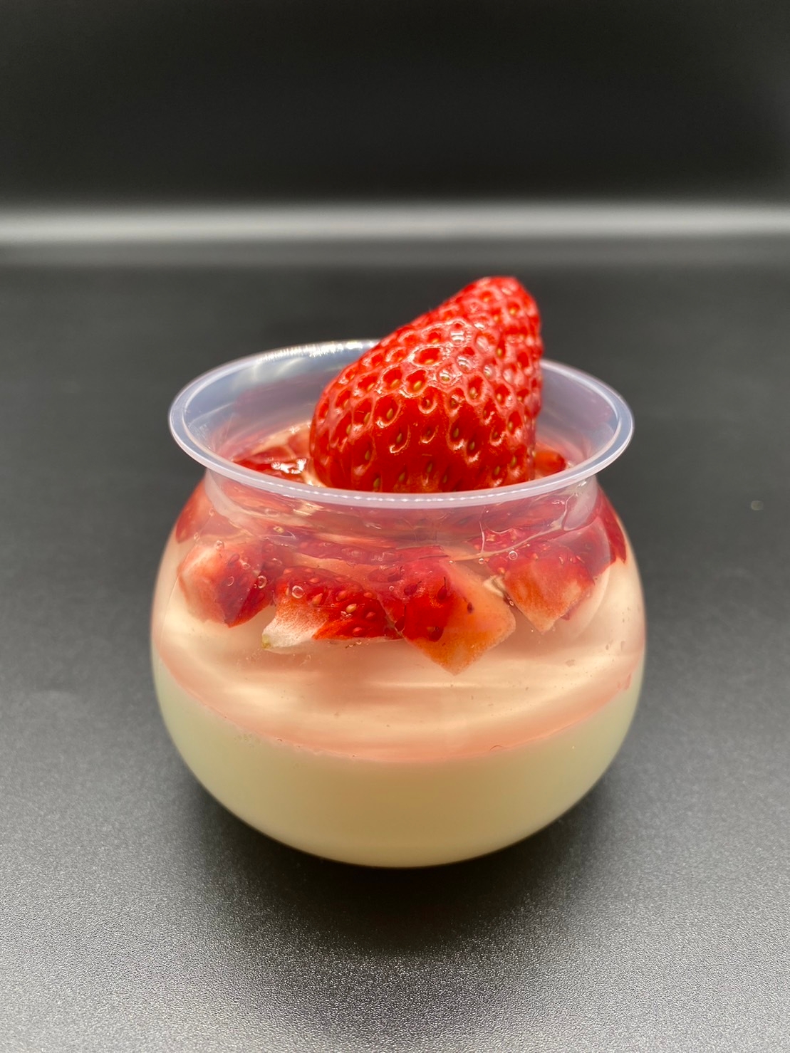 ごろっと完熟 いちごプリン(税込420円)