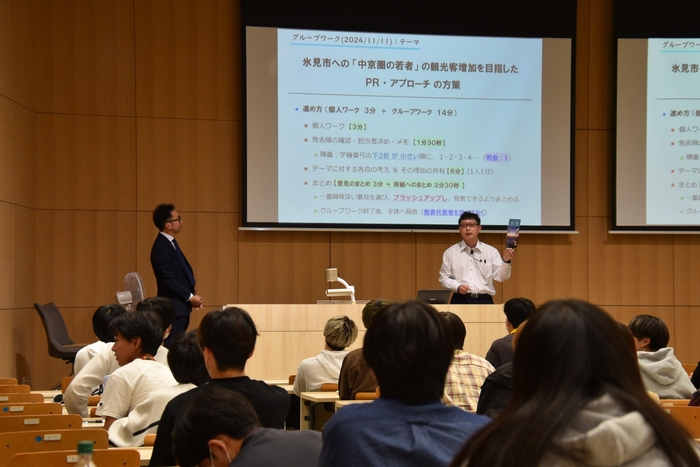 森助教(右)と岩坪さん