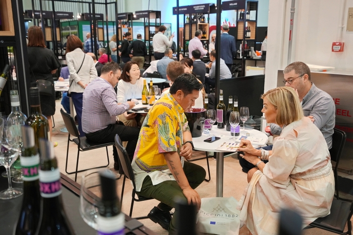 Vinexpo Asia 2023 の様子 商談