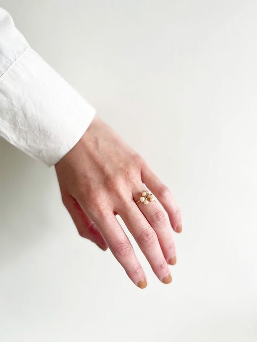 さりげなく華やぐ上品な存在感