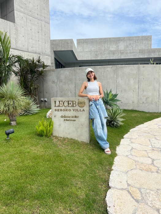 LECEB SESOKO VILLA Seaside deluxe suite 外看板にて