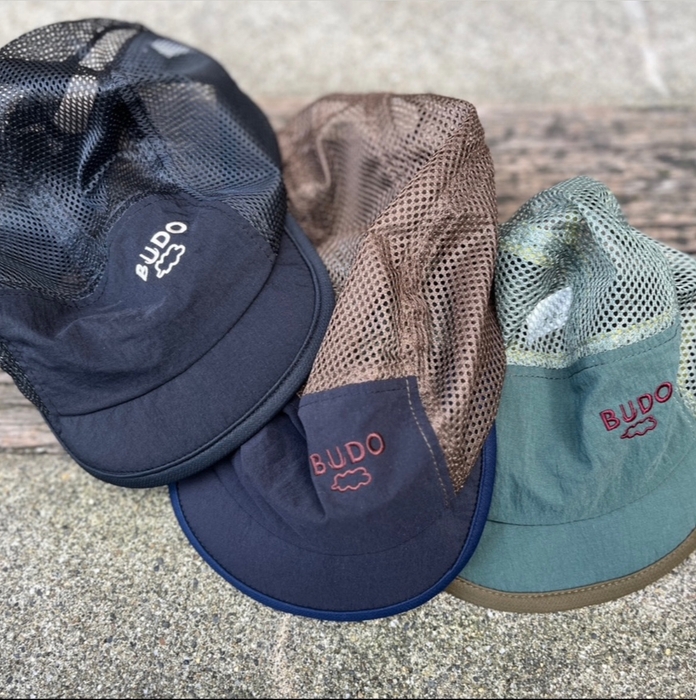3.<SOFT BRIM MESH CAP>