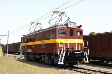秩父鉄道(埼玉県)×三岐鉄道(三重県) 電気機関車コラボ塗装を実施します！